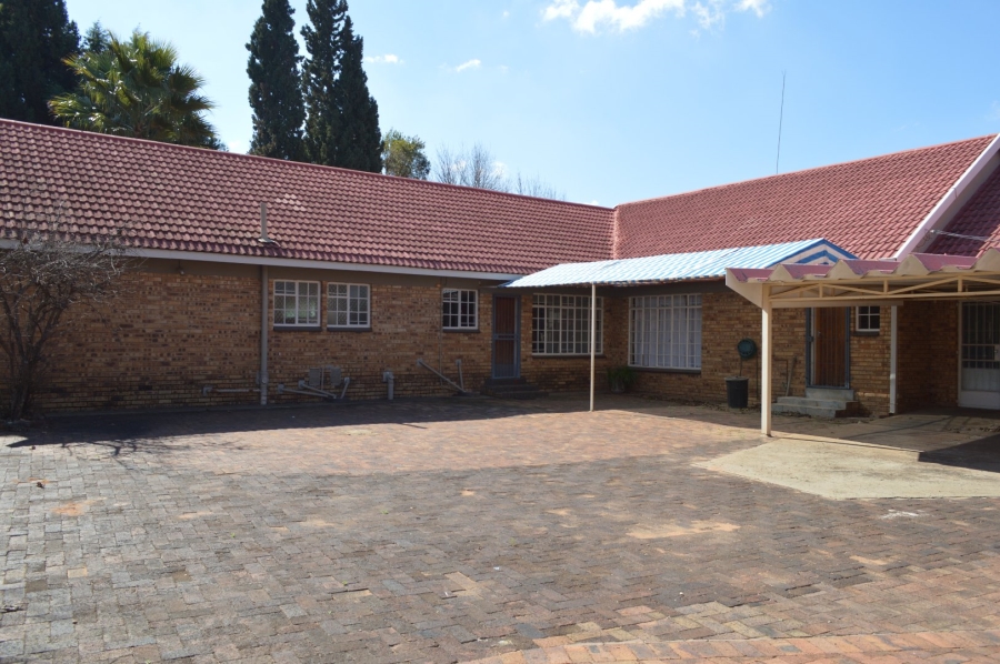 5 Bedroom Property for Sale in Flamwood North West